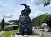 Patung Biawak Realistis di Wonosobo Curi Perhatian Pengendara, Jadi Spot Foto Baru di Jalur Banjarnegara