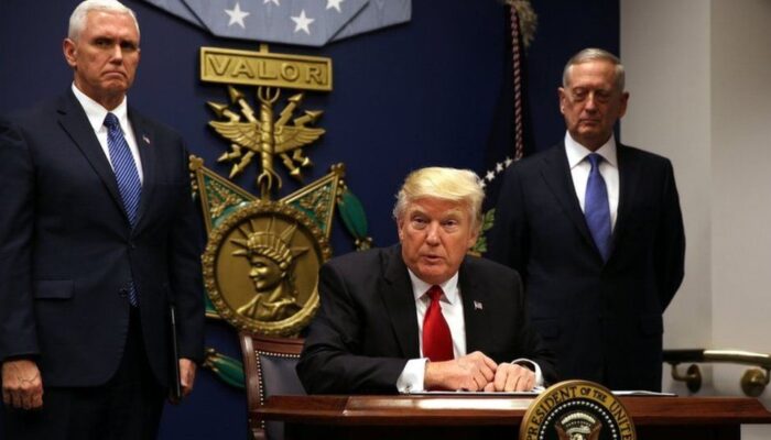 Trump Usulkan Deportasi Warga AS Brutal ke Penjara El Salvador, Pakar Hukum: Langgar Konstitusi