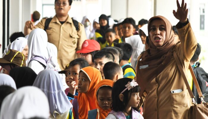 Sekolah Rakyat: Mimpi Pendidikan atau Proyek Elit yang Tak Menyentuh Akar Masalah?