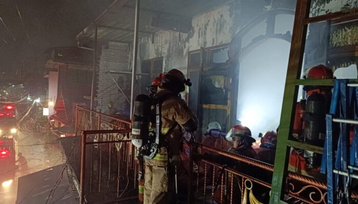 Tragis! Ayah dan Anak Tewas dalam Kebakaran Rumah di Tegalsari Surabaya
