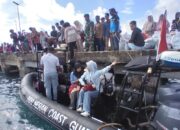 Bakamla RI Bantu Angkut Ratusan Warga dan Logistik Pulau Enggano ke Bengkulu