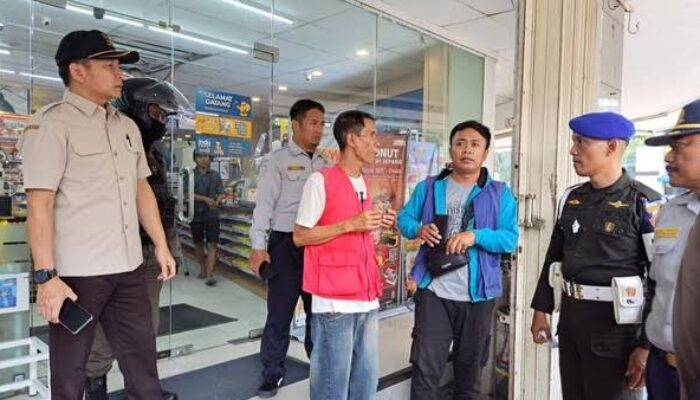 18 Jukir Liar Diamankan di 16 Toko Swalayan Surabaya