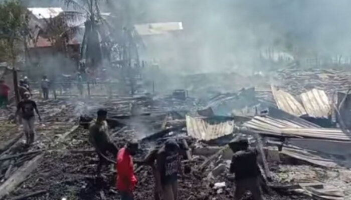 Kebakaran Hebat di Sumbawa: Lima Rumah Ludes, Warga Kehilangan Tempat Tinggal