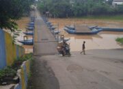 Jembatan Perahu di Karawang Raup Rp 20 Juta per Hari, Terancam Ditutup BBWS CitarumS