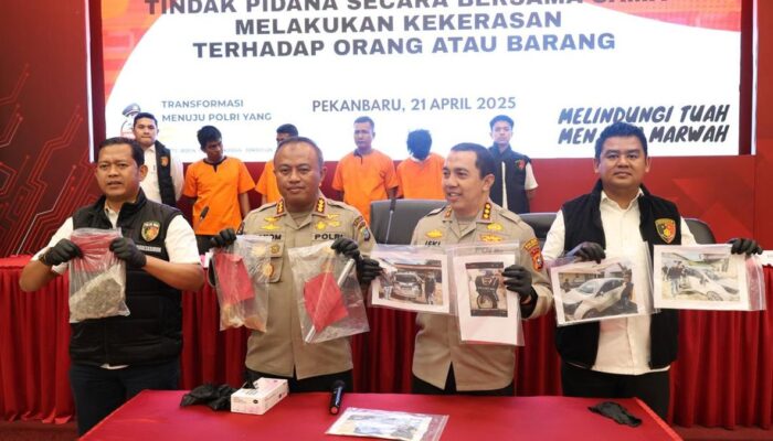Heboh Debt Collector Riau Tarik Paksa Mobil di Polsek, Berujung Kapolsek Dicopot
