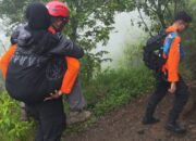 Pendaki Wanita Asal Bekasi Kolaps di Gunung Sindoro, Evakuasi Penuh Perjuangan Tim SAR