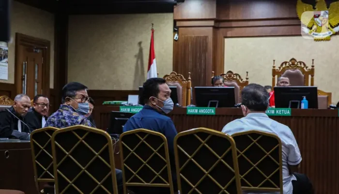 Siang Ini, Tiga Hakim Pembebas Ronald Tannur Akan Jalani Vonis di Pengadilan Tipikor
