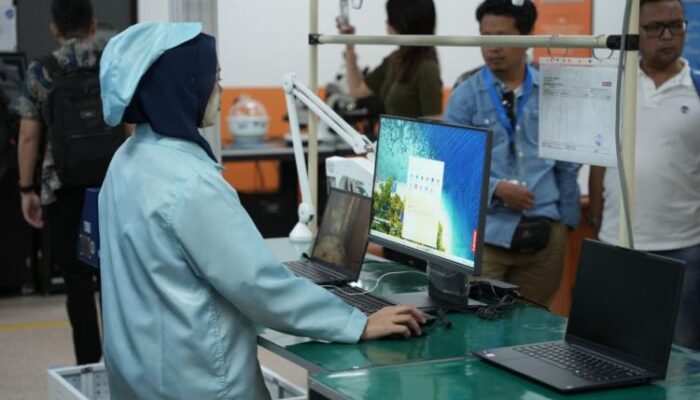 Lenovo Resmikan Produksi Laptop dan Desktop TKDN di Surabaya, Perkuat Komitmen Teknologi Lokal