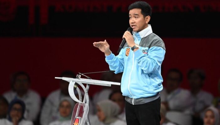 Desakan Mundur Gibran Mencuat: Dinilai Langgar Etika dan Lemah dalam Komunikasi Politik