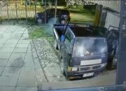 Parkir di Depan Toko Bangunan, Mobil L300 Dicuri Tengah Malam di Pucang Sewu Surabaya