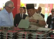 Prabowo dan Bill Gates Tinjau Program Makan Bergizi Gratis di Pulogadung, Siswa Sambut Histeris