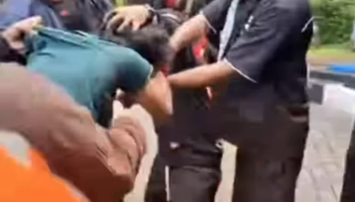 Tertangkap Curi Tabung Gas di SPBU Manyar, Pemuda Asal Dinoyo Dihajar Massa