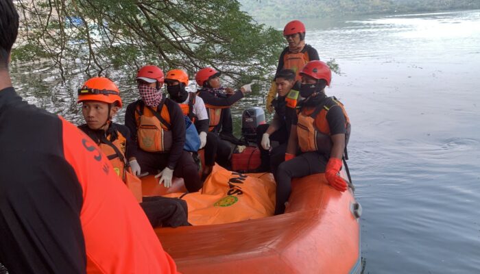 Tim SAR Gabungan Temukan Salah Satu Korban Tenggelam di Sungai Sendangbedok Tulungagung