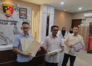 Tak Hanya Jadi Tersangka Pengrusakan Mobil, Bos CV Sentoso Seal Jan Hwa Diana Juga Jadi Tersangka Penahanan 108 Ijazah