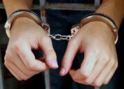 Gagal Curi Ponsel di Mikrolet Surabaya, Pencopet Dihajar Warga dan Ditangkap Polisi