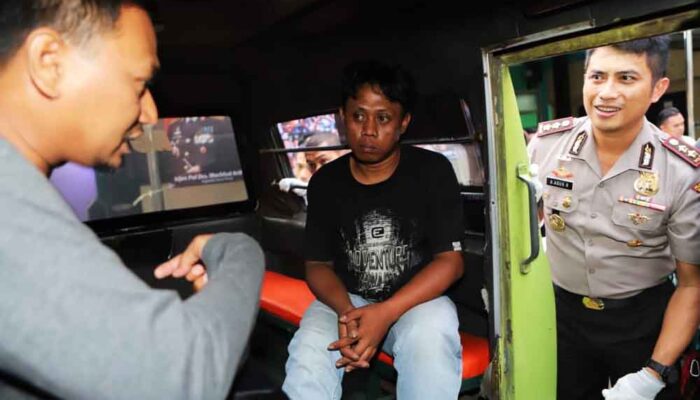 Polisi Tangkap Copet Modus Muntah di Angkot Surabaya, Dua Pelaku Masih Buron
