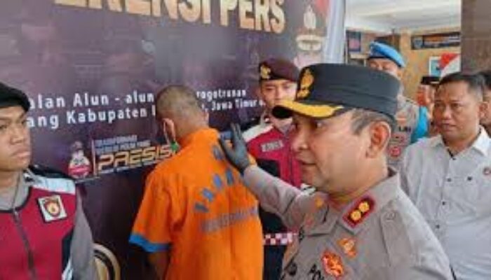 TikToker “Macan Arab Lumajang” Ditangkap Usai Bacok Pemuda dan Rampas Ponsel