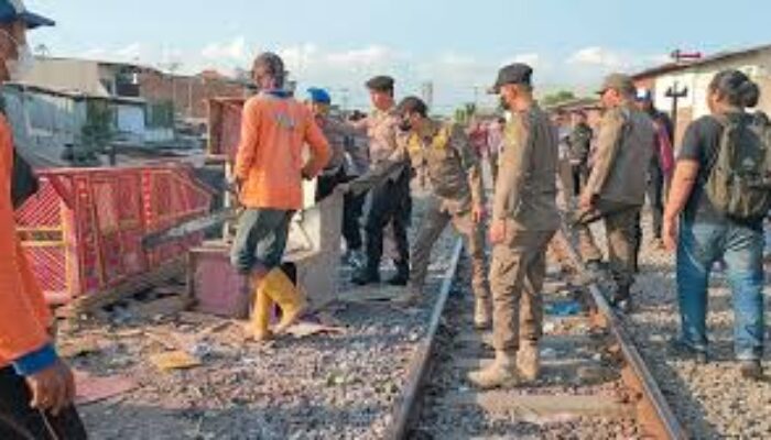 Antisipasi Judi Merpati, Tiga Pilar Simokerto Tertibkan Dua Bekupon di Makam Rangkah Surabaya