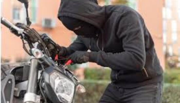 Curi Motor di Kos-Kosan Kedung Sroko, Pelaku Dihajar Massa dan Nekat Nyebur ke Sungai