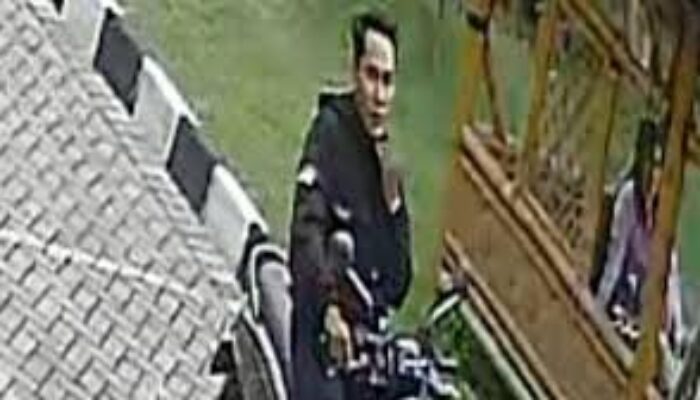 Motor Guru SD Labschool Unesa Dicuri Saat Parkir di Sekolah, Pelaku Terekam CCTV