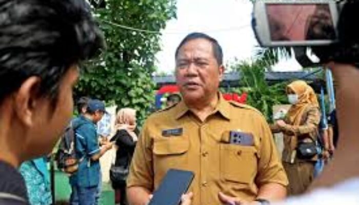 DLH Surabaya Tegaskan Truk Sampah Penabrak Pemotor Bukan Milik Pemkot