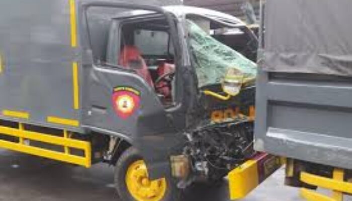 Iring-Iringan Truk Polisi Tabrakan Beruntun di Surabaya, 3 Anggota Dilarikan ke RS, Ini Kata Kasatlantas