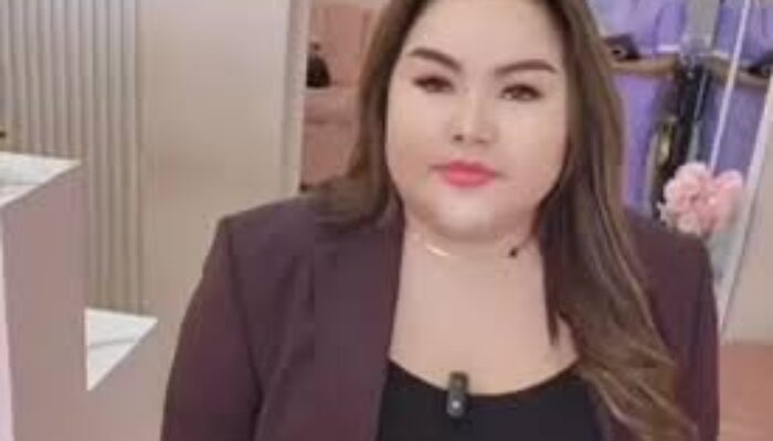 Diduga Tipu Warga Surabaya Lewat Live TikTok, Lisa Mariana Diblokir Usai Terima Transfer