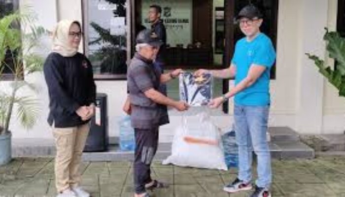Warga Kedung Baruk & PT Asia Pramulia Kompak Gelar Aksi Bersih Sambut HUT ke-732 Surabaya