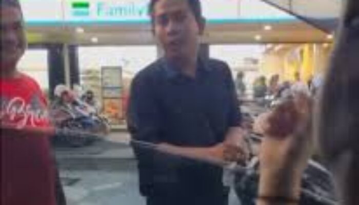 Tukang Parkir di Surabaya Gebrak Kaca Mobil, Ternyata Salah Sasaran