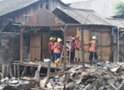 Bangunan Liar di Bantaran Sungai Kalianak Surabaya Mulai Dibongkar Mandiri, Relokasi Warga Segera Dilakukan