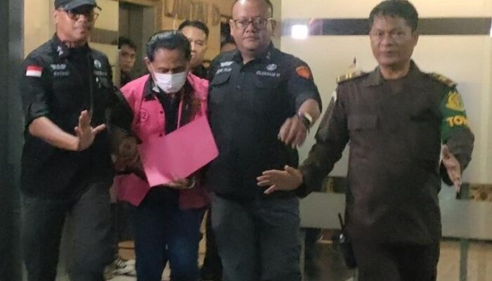 “Sidang Perdana Eks Ketua PN Surabaya Rudi Suparmono: Kasus Dugaan Suap Vonis Bebas Gregorius Ronald Tannur”