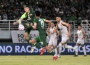 Persebaya Tanpa Slavko Damjanovic Saat Menjamu Semen Padang di Liga 1