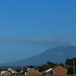 Gunung Raung Erupsi 5 Kali, Ini Dampaknya