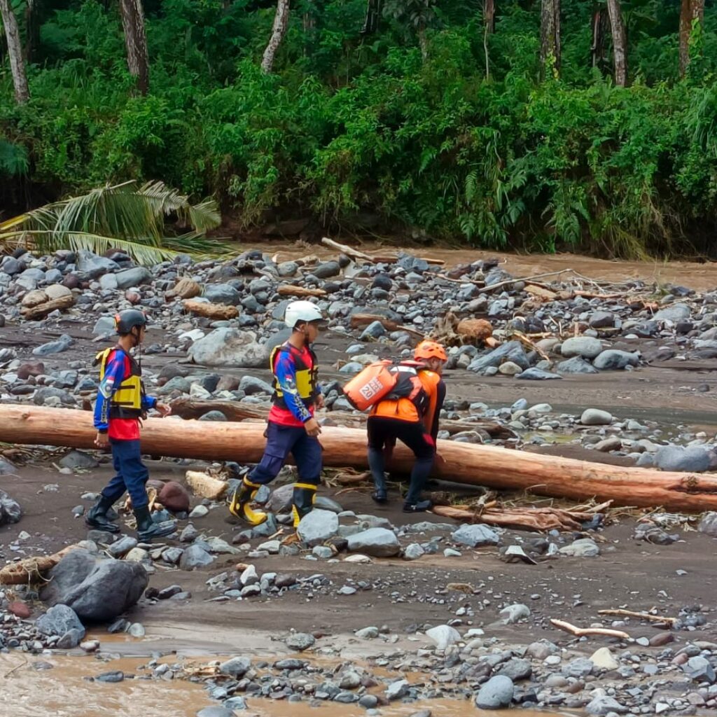 Remaja Hanyut di Sungai Songgon Ditemukan Meninggal di Pantai Badean Banyuwangi