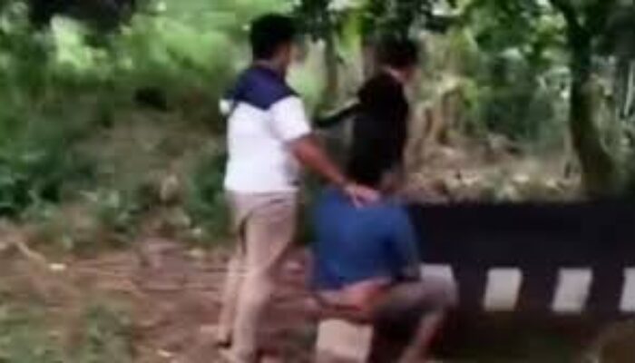 Viral! Penggerebekan Judi Sabung Ayam di Gowa, Pelaku Kabur hingga Lompat ke Danau