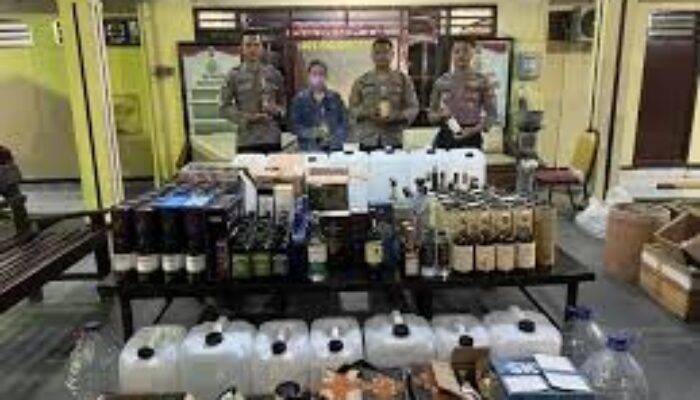 Penjual Miras Ilegal Asal Surabaya Ditangkap Polres Mojokerto Kota