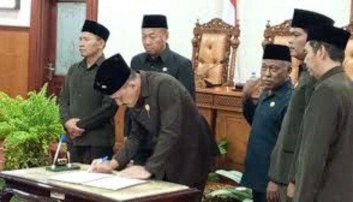 Parkir Berlangganan Kembali di Tulungagung, Bos WO Gasak Uang Pengantin, Somasi Pengurus Klenteng Tuban