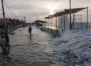 Antisipasi Banjir Rob, Polres Pelabuhan Tanjungperak dan BMKG Lakukan Pemantauan Pesisir Surabaya