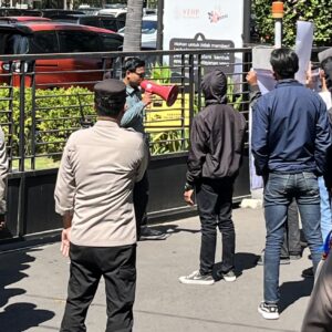 Serikat Aktivis Mahasiswa di Depan BKD Jatim: Desak Tegas Pemprov Jatim Usut Kasus Moral Oknum Kepala Dinas