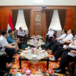 Khofifah Gercep Atasi Kelangkaan BBM Jember, Pasokan Dinaikkan hingga 1.300 KL per Hari