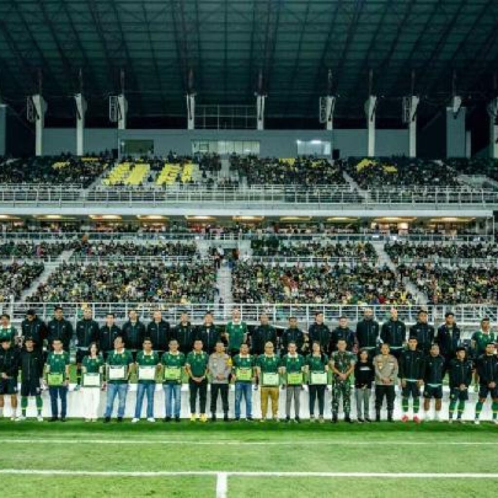 GBT Siap Meledak, Persebaya vs PSIM Buka Super League 2025/2026 Malam Ini