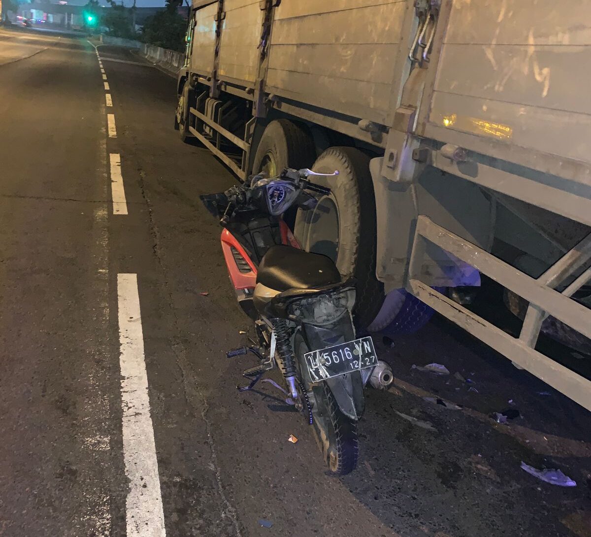 Kedua kendaraan yang terlibat laka lantas dijalan raya Arteri Porong
