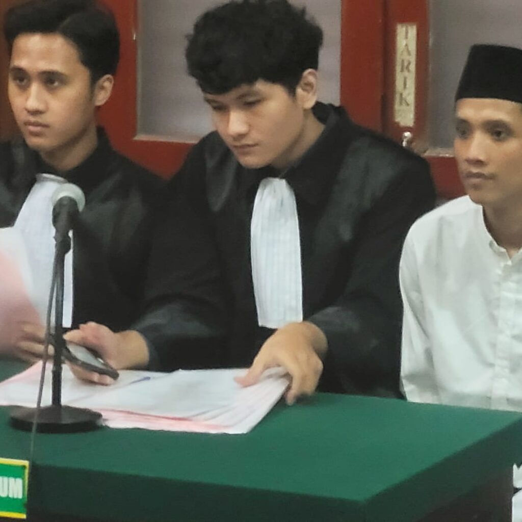 Jual Istri Layani Threesome di Hotel Alana, Suami Bejat di Surabaya Dituntut 6 Tahun Penjara 