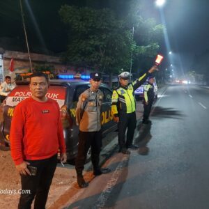 Antisipasi Kejahatan Jalanan dan Balap Liar, Polsek Taman Gelar Patroli Blue Light di Jalan Raya Trosobo Taman