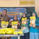 Gelar Bazar Beras Murah, Polsek Balongbendo di Serbu Warga
