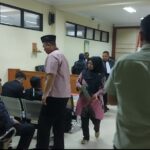 Pleidoi Kades Trosobo Ditunda, Terdakwa Sari Diah Ratna Menangis Saat Sampaikan Pembelaannya