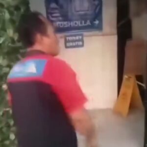 Toilet Terminal Purabaya Ditutup, Video Crew Bus Viral Disosmed