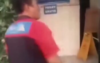Foto tangkapan layar menampakkan toilet Terminal Purabaya yang ditutup