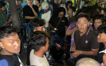 Pelaku jambret saat diamankan Polisi setelah dihajar massa
