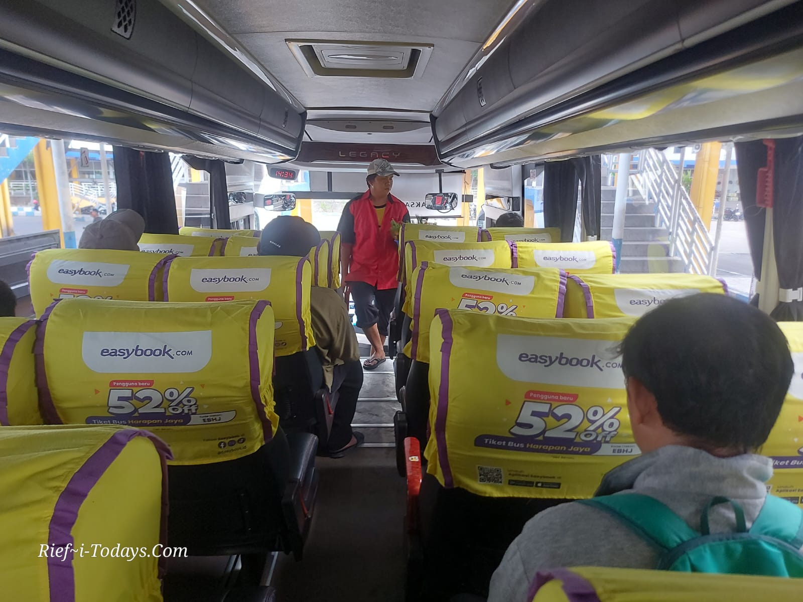 Perangkat hiburan kini tak lagi difungsikan didalam bus karena aturan royalti musik